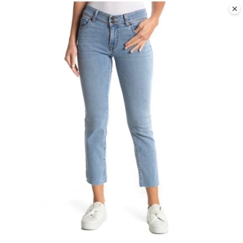 NWT Hudson Crop Ginny Straight Fray Hem